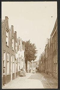 De Gortestraat in 1900, vanuit de Gerestraat richting Pakhuisstraat. De Gortestraat in 1900, vanuit de Gerestraat richting Pakhuisstraat.