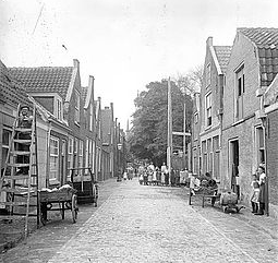 De Koolstraat aan het eide van de 19e eeuw. De Koolstraat aan het eide van de 19e eeuw.