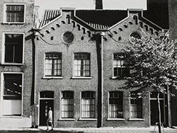 rechts de Oude Rijn 35, waar Laurens werd geboren rechts de Oude Rijn 35, waar Laurens werd geboren