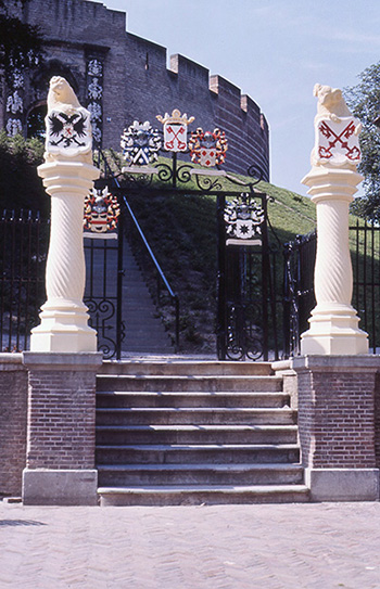 De Burcht in Leiden, klik voor meer informatie. De Burcht in Leiden, klik voor meer informatie.